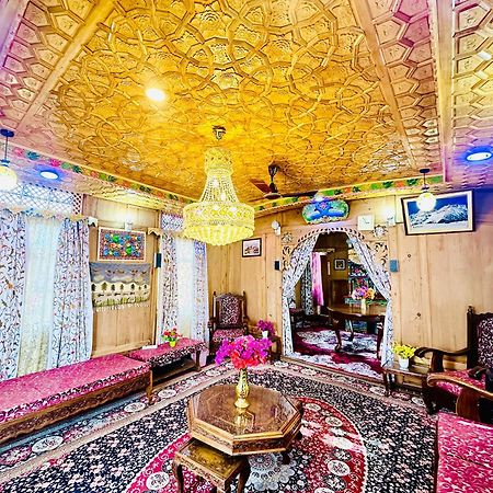 Houseboat New World Hotel Srinagar  Exterior photo